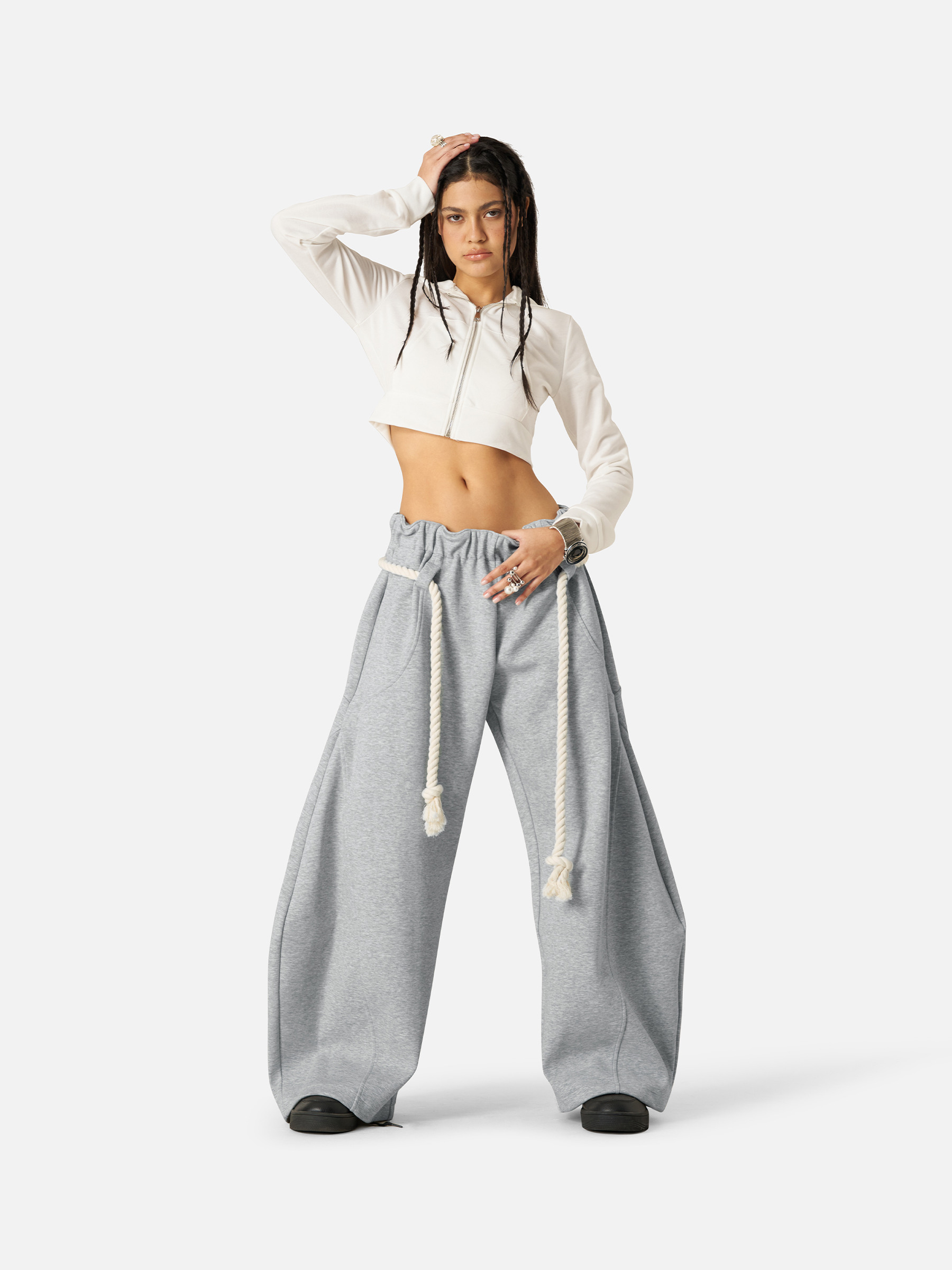 [현대백화점] Super Baggy Barrel Sweatpants 배기 진 AE24CPQ40478-01MGRY +할인쿠폰