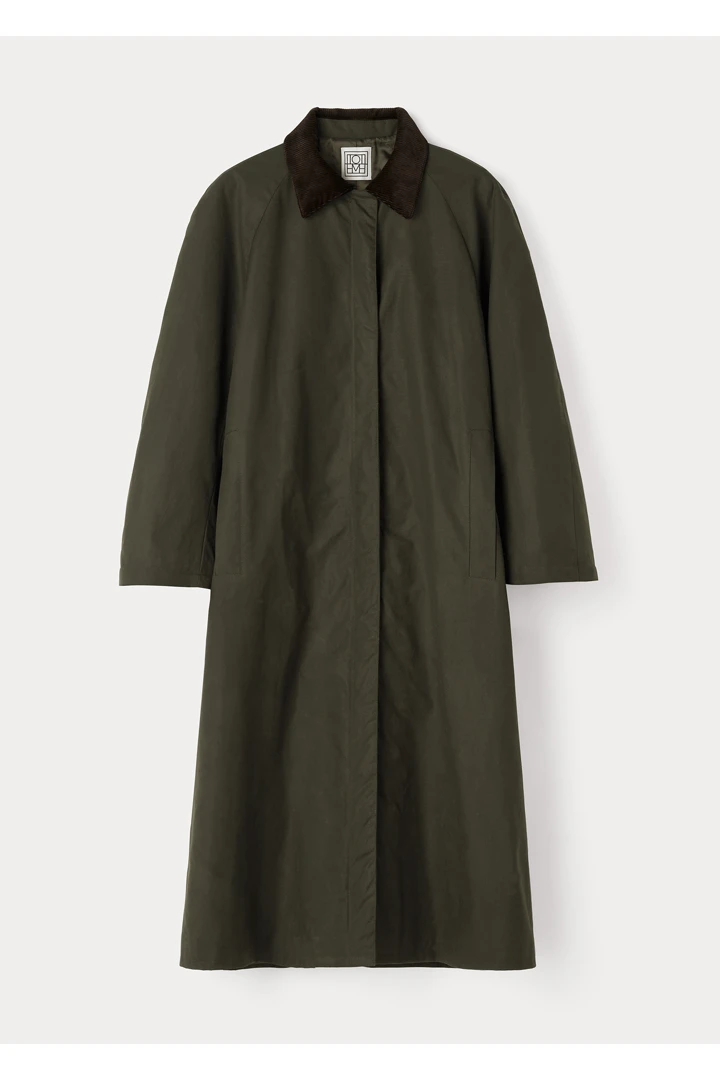 TOTEME 컨트리 코트 포레스트의 포레스트컬러 4번쨰 이미지입니다.