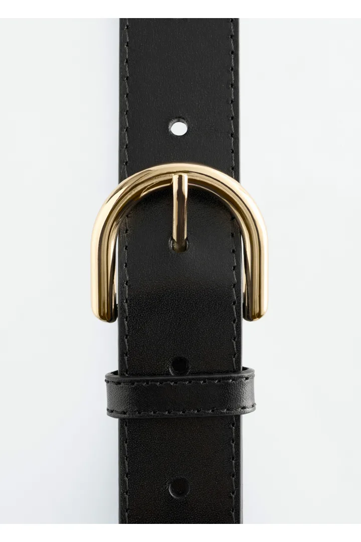 앤아더스토리즈 클래식 레더 벨트의 블랙컬러 Product입니다.