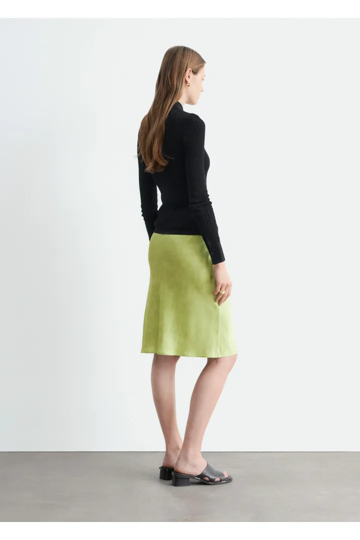 앤아더스토리즈 포인텔 립 폴로 셔츠의 블랙컬러 ECOMLook입니다.