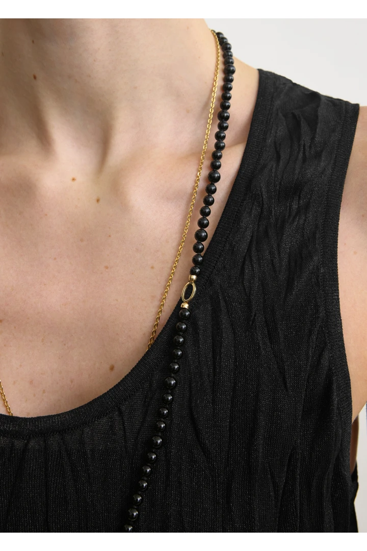 TOTEME 크링클드 니트 탱크탑 드레스 블랙의 블랙컬러 3번쨰 이미지입니다.