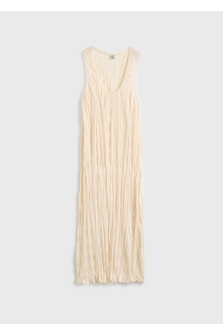 TOTEME 크링클드 니트 탱크탑 드레스 페일 에이프리컷의 페일 에이프리컷컬러 5번쨰 이미지입니다.