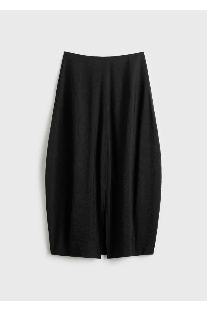 TOTEME 패러슈트 스커트 블랙의 블랙컬러 4번쨰 이미지입니다.