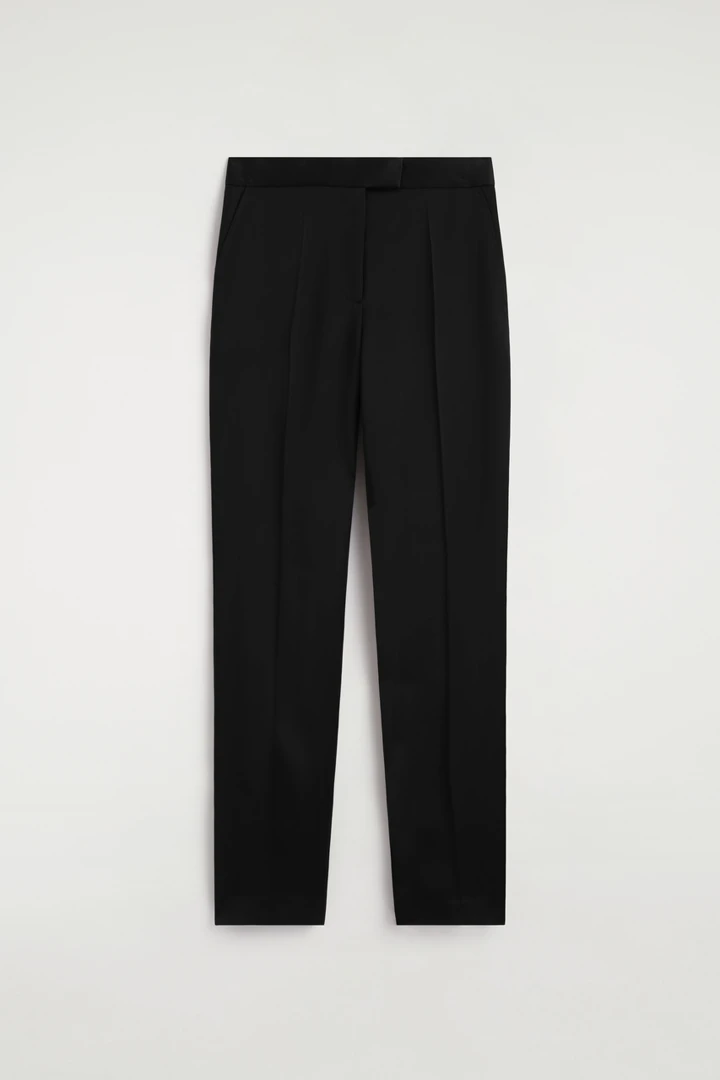 COS default image 11 of 블랙 in 테일러드 새틴 스트레이트 레그 트라우저