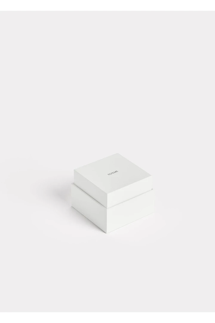 TOTEME 다이아몬드 레이스 드롭 이어링 실버의 실버컬러 5번쨰 이미지입니다.