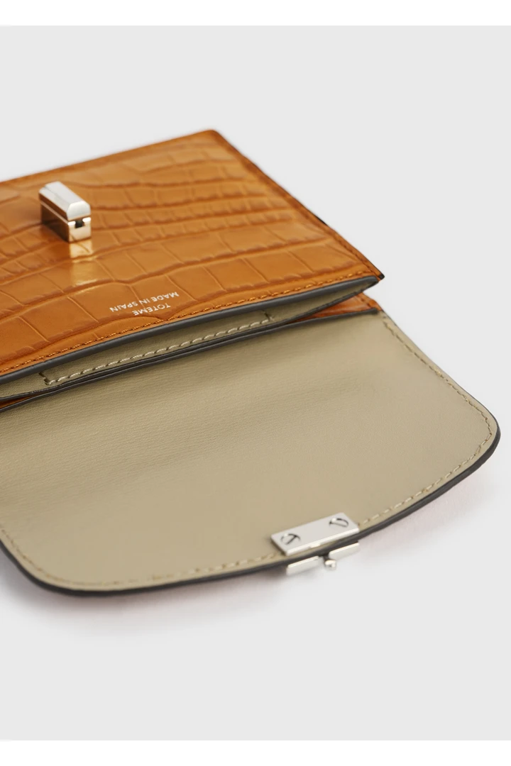 TOTEME 티 플랩 크로커 엠보스드 카드 홀더 탠저린의 탠저린컬러 3번쨰 이미지입니다.