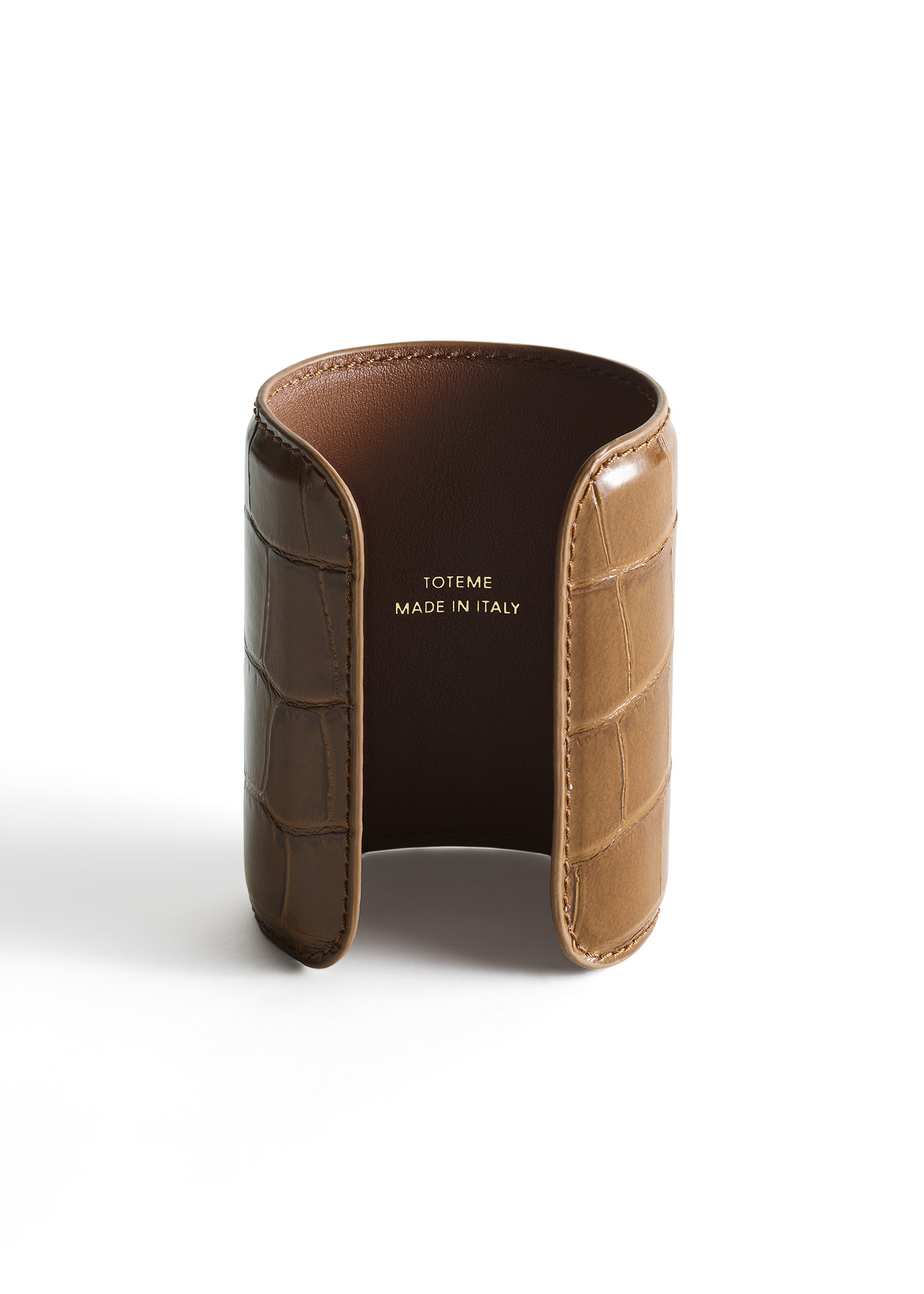 TOTEME 롱 크로커 엠보스드 커프 카멜의 카멜컬러 6번쨰 이미지입니다.