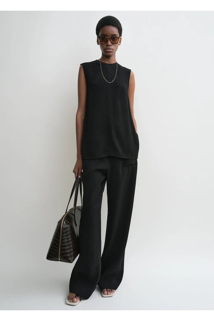 TOTEME 우븐 스트라이프 탑 블랙의 블랙컬러 0번쨰 이미지입니다.