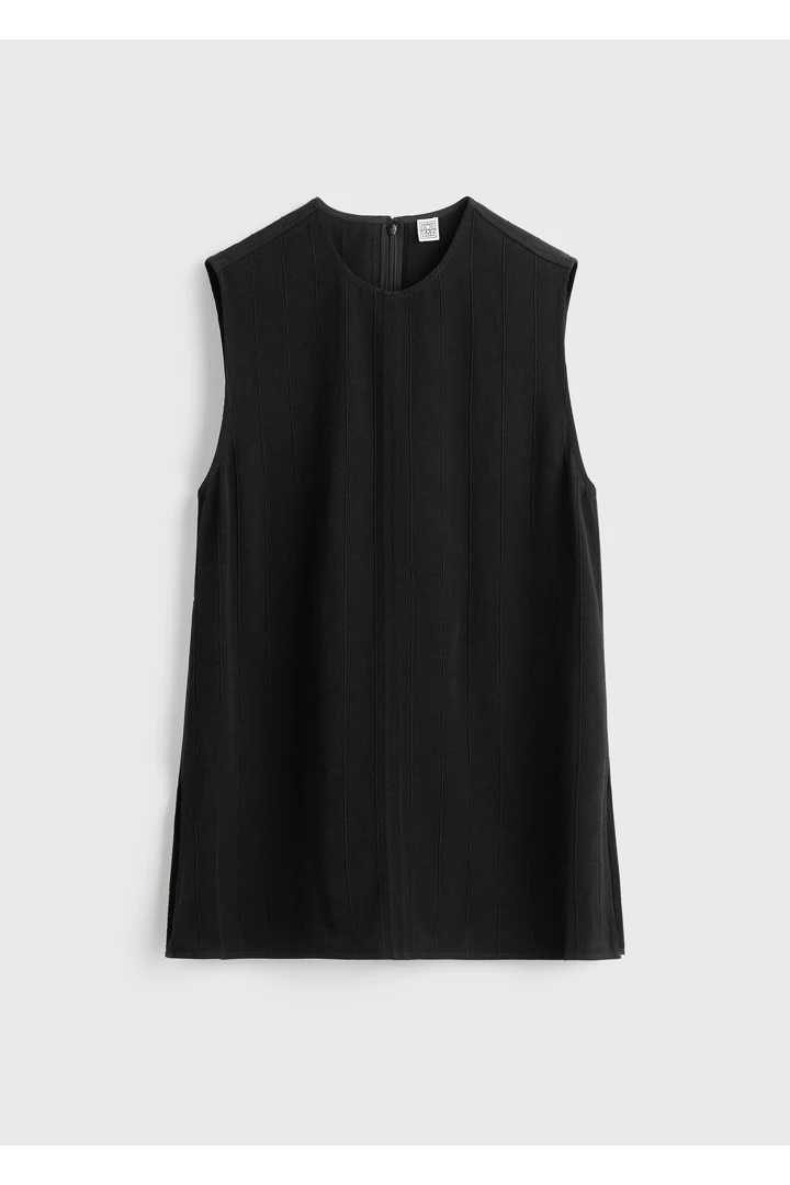 TOTEME 우븐 스트라이프 탑 블랙의 블랙컬러 4번쨰 이미지입니다.