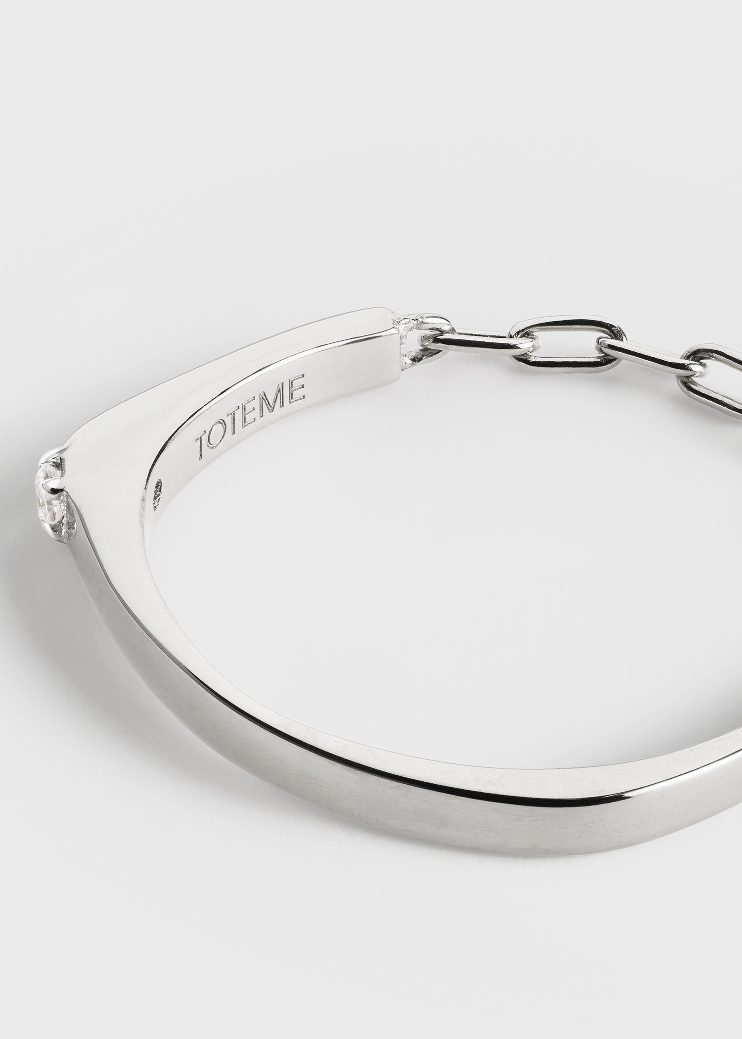 TOTEME 다이아몬드 체인 링 18KT 화이트 골드의 화이트 골드컬러 5번쨰 이미지입니다.