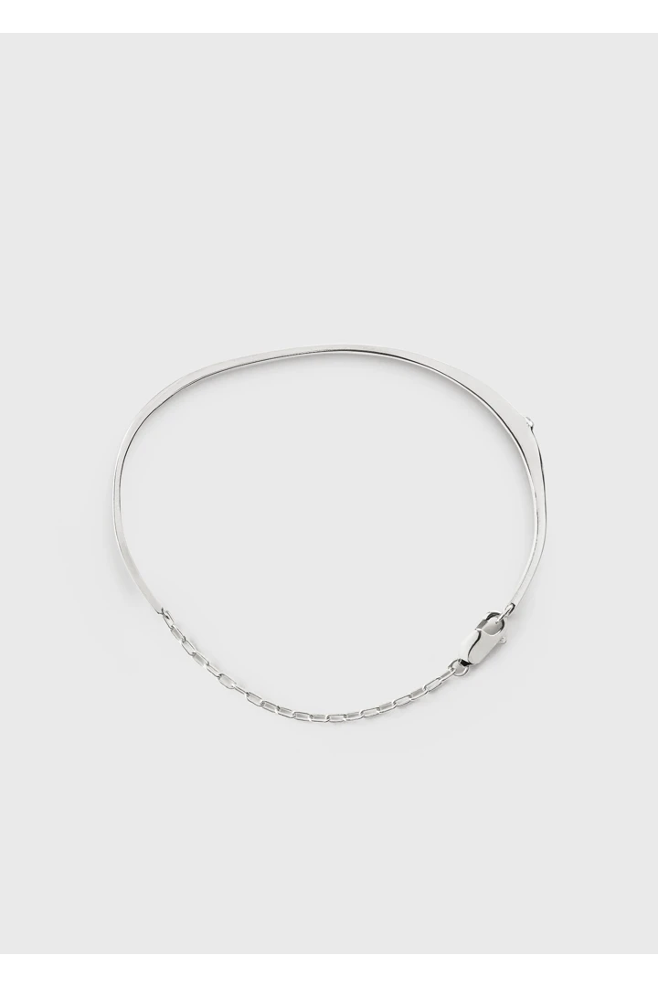 TOTEME 다이아몬드 체인 브레이슬릿 18KT 화이트 골드의 화이트 골드컬러 5번쨰 이미지입니다.