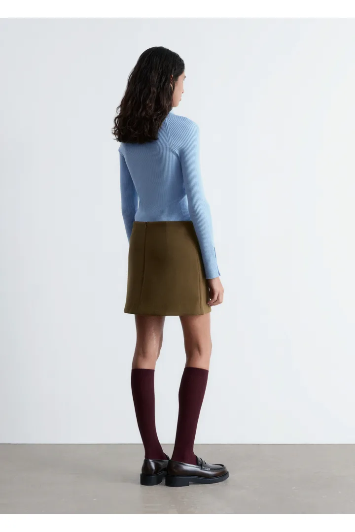 앤아더스토리즈 A 라인 미니 스커트의 카키 브라운컬러 ECOMLook입니다.