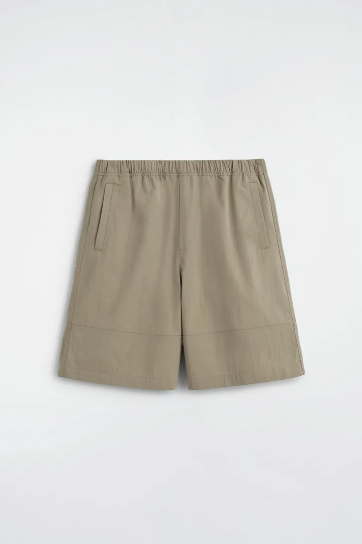 COS default image 34 of 베이지 in 코튼 엘라스틱 니렝스 쇼츠