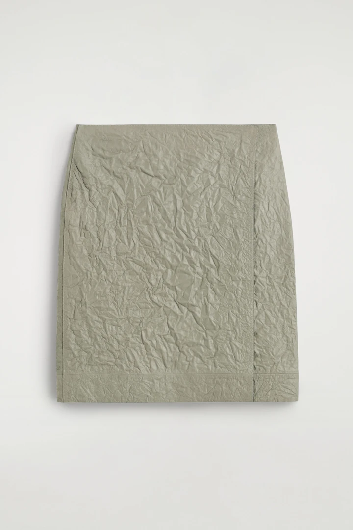 COS default image 2 of 도브그레이 in 텍스처드 레더 랩 스커트