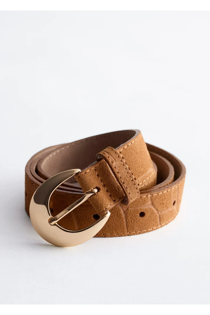 앤아더스토리즈 크레센트 버클 레더 벨트의 베이지/페이크 크로코컬러 Product입니다.