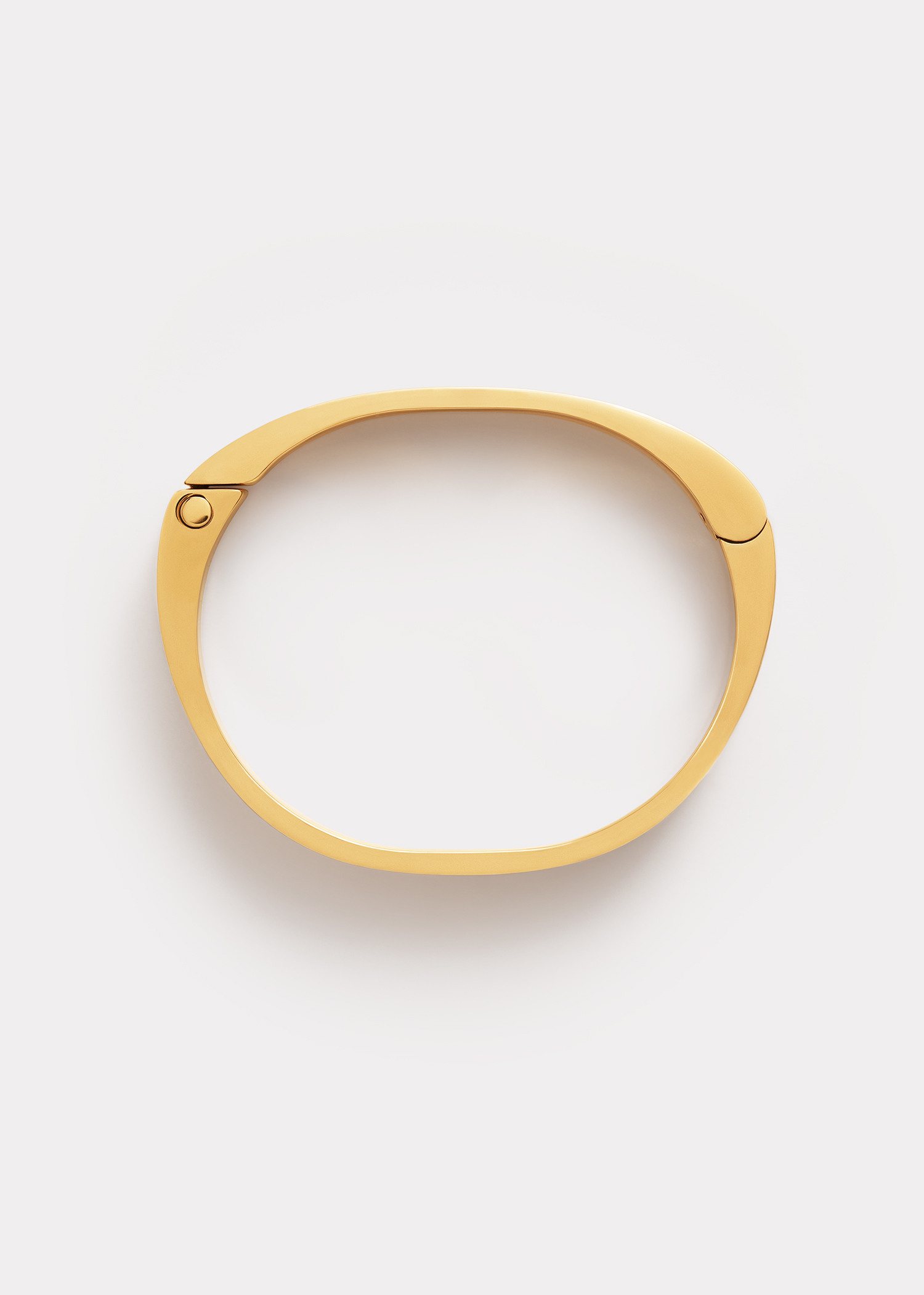 TOTEME 시그니처 브레이슬릿 골드의 골드컬러 3번쨰 이미지입니다.