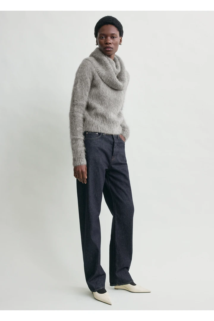 TOTEME 퍼널 알파카 블렌드 니트 그레이의 그레이컬러 0번쨰 이미지입니다.