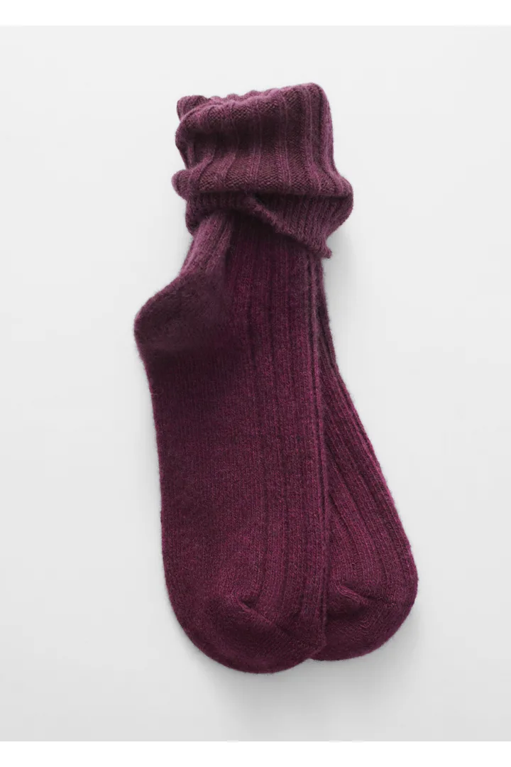 앤아더스토리즈 소프트 울 삭스의 버건디컬러 Detail입니다.