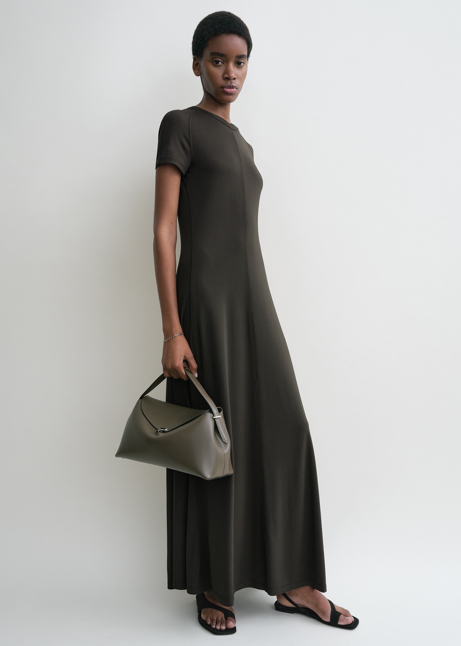 TOTEME 티-락 탑 핸들 애쉬의 애쉬컬러 0번쨰 이미지입니다.