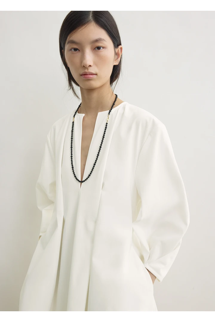 TOTEME 벌룬 슬리브 코튼 드레스 화이트의 화이트컬러 3번쨰 이미지입니다.