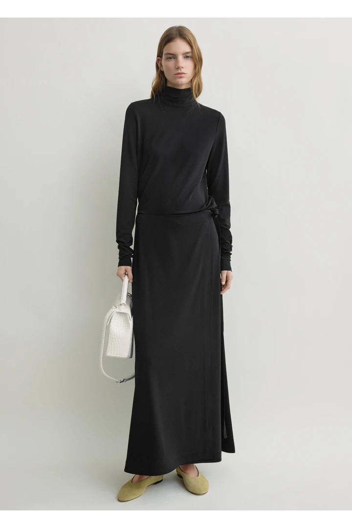 TOTEME default image 22 of 블랙 in 플루이드 저지 스커트 블랙