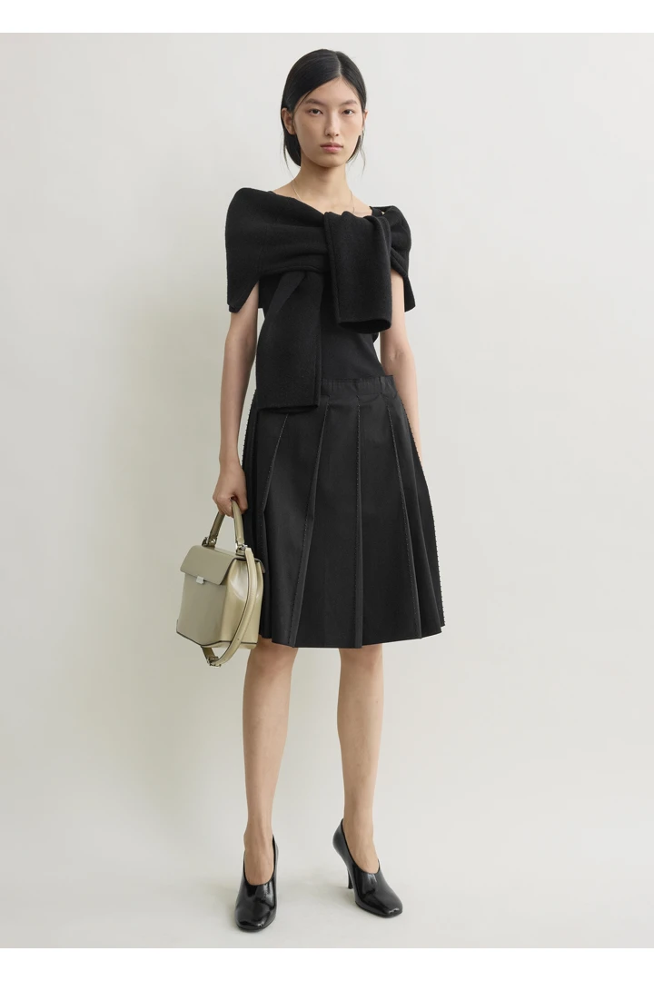 TOTEME default image 10 of 블랙 in 비디드 플리트 스커트 블랙