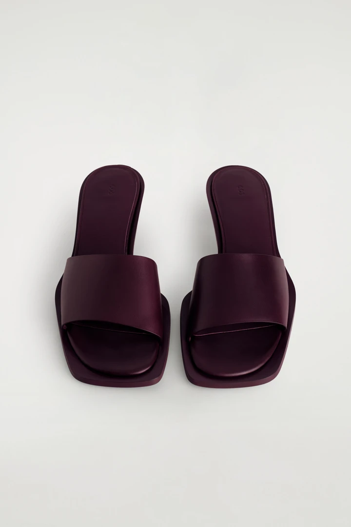 COS default image 18 of 레드 in 레더 키튼 힐 뮬