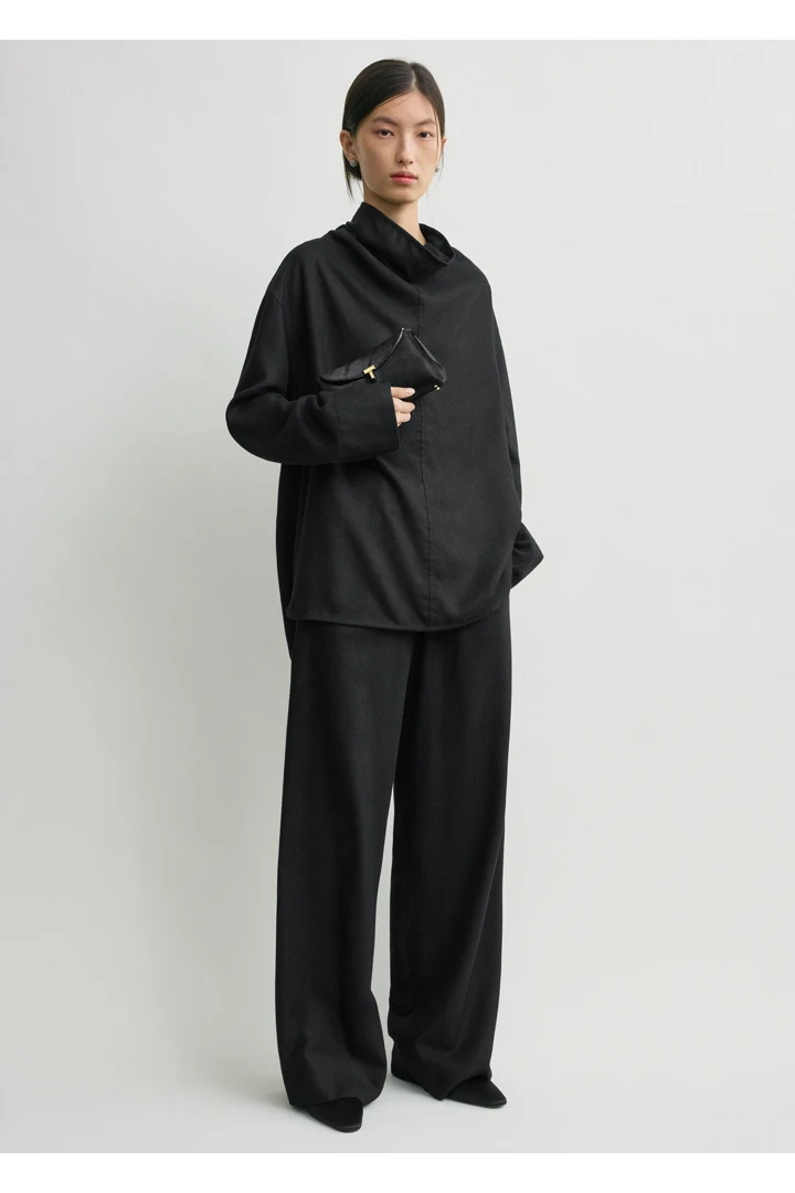 TOTEME default image 15 of 블랙 in 퍼널 넥 플란넬 탑 블랙