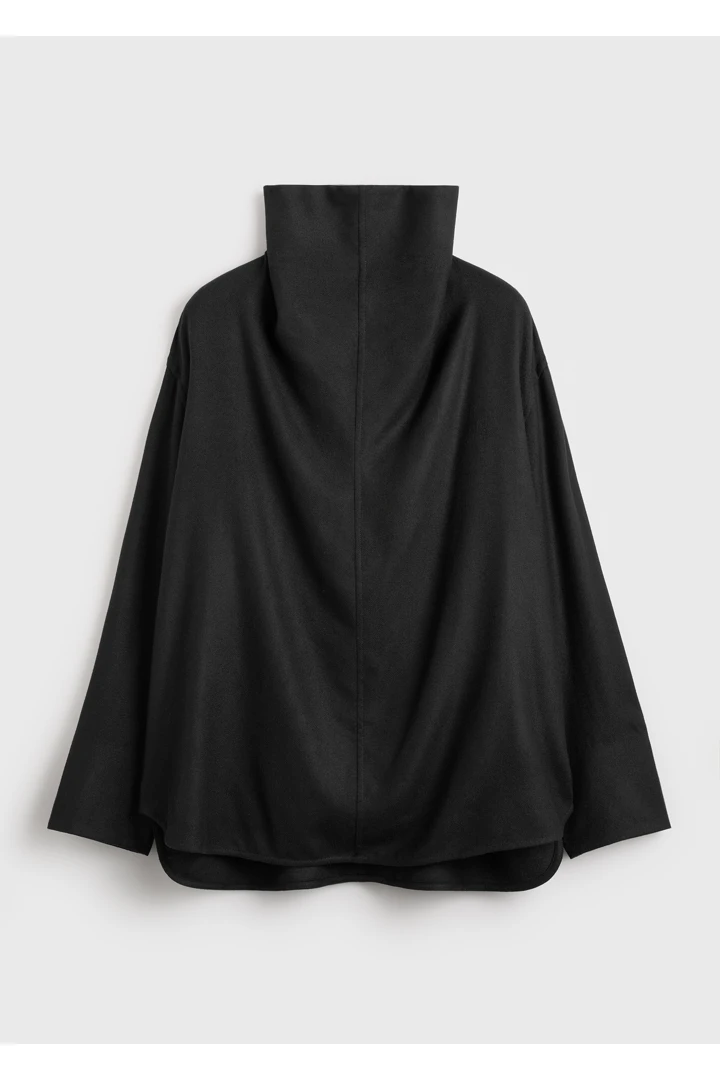 TOTEME 퍼널 넥 플란넬 탑 블랙의 블랙컬러 4번쨰 이미지입니다.