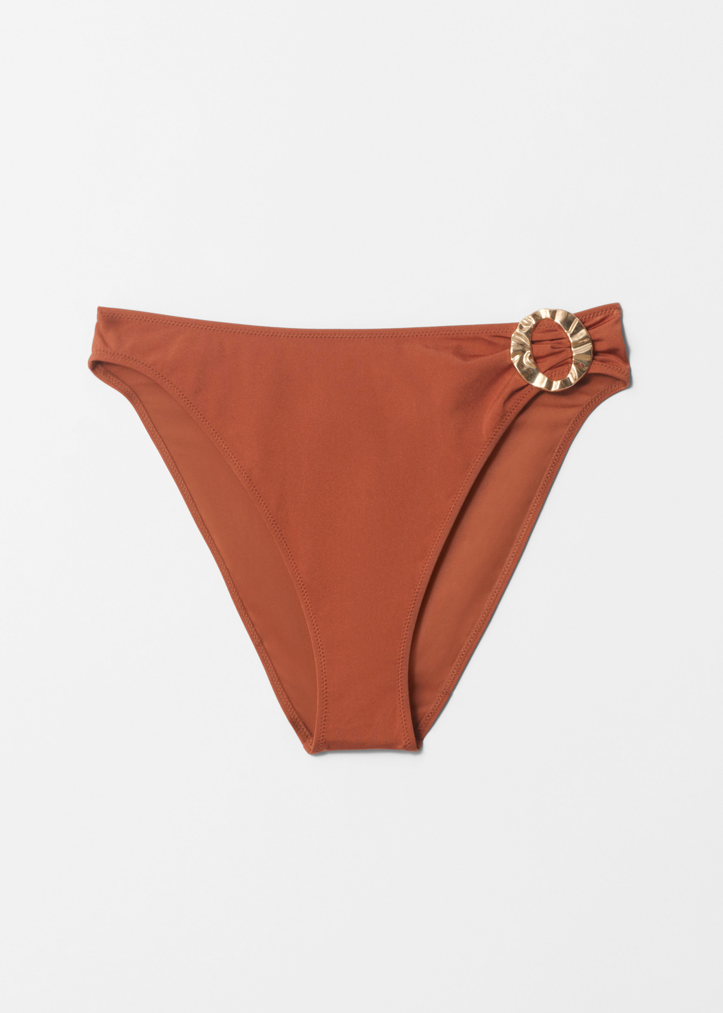 앤아더스토리즈 버클 디테일 비키니 브리프의 레드컬러 Product입니다.