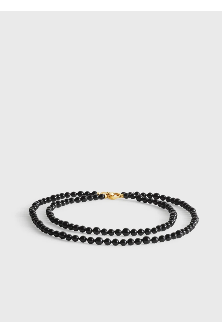 TOTEME 인피니티 비드 넥레이스 블랙의 블랙컬러 3번쨰 이미지입니다.