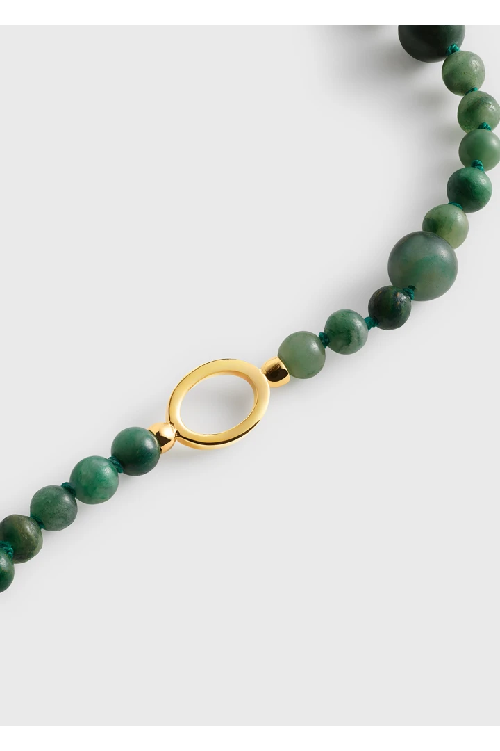 TOTEME 인피니티 비드 넥레이스 다크 그린의 다크 그린컬러 5번쨰 이미지입니다.