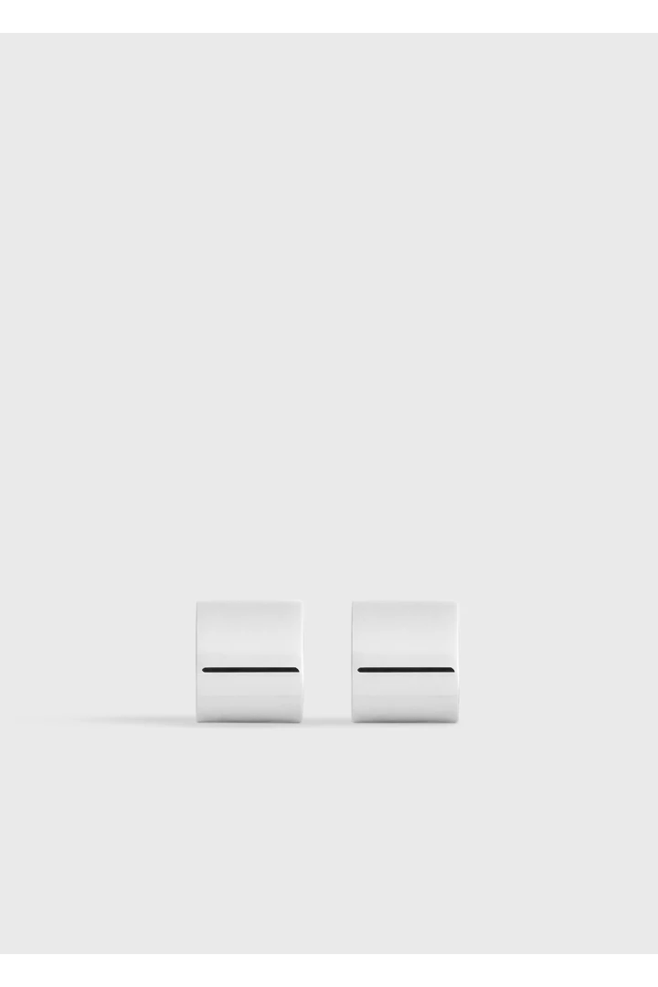 TOTEME default image 19 of 실버 in 쁘띠뜨 시그니처 후프 이어링 실버