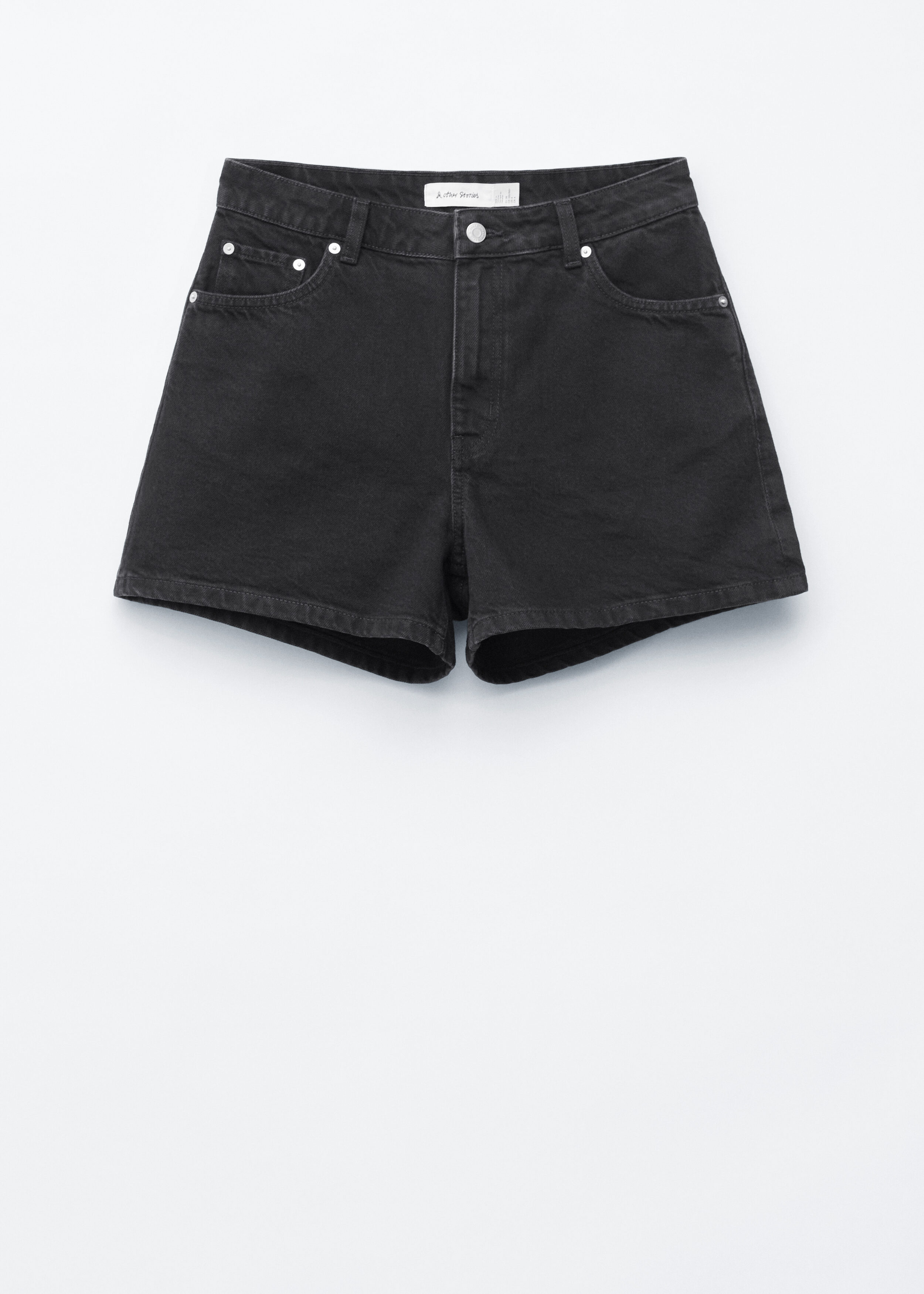 앤아더스토리즈 릴렉스드 데님 쇼츠의 블랙컬러 Product입니다.