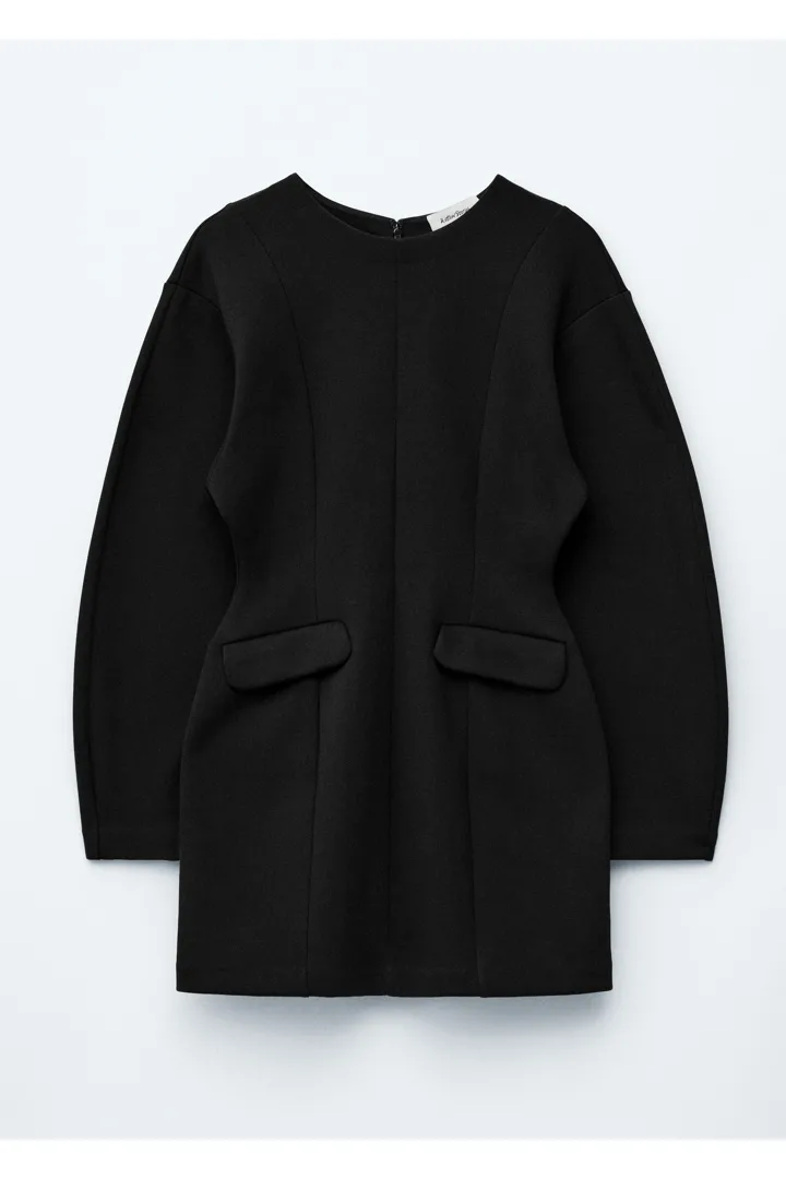 앤아더스토리즈 스컬프트 미니 드레스의 블랙컬러 Product입니다.