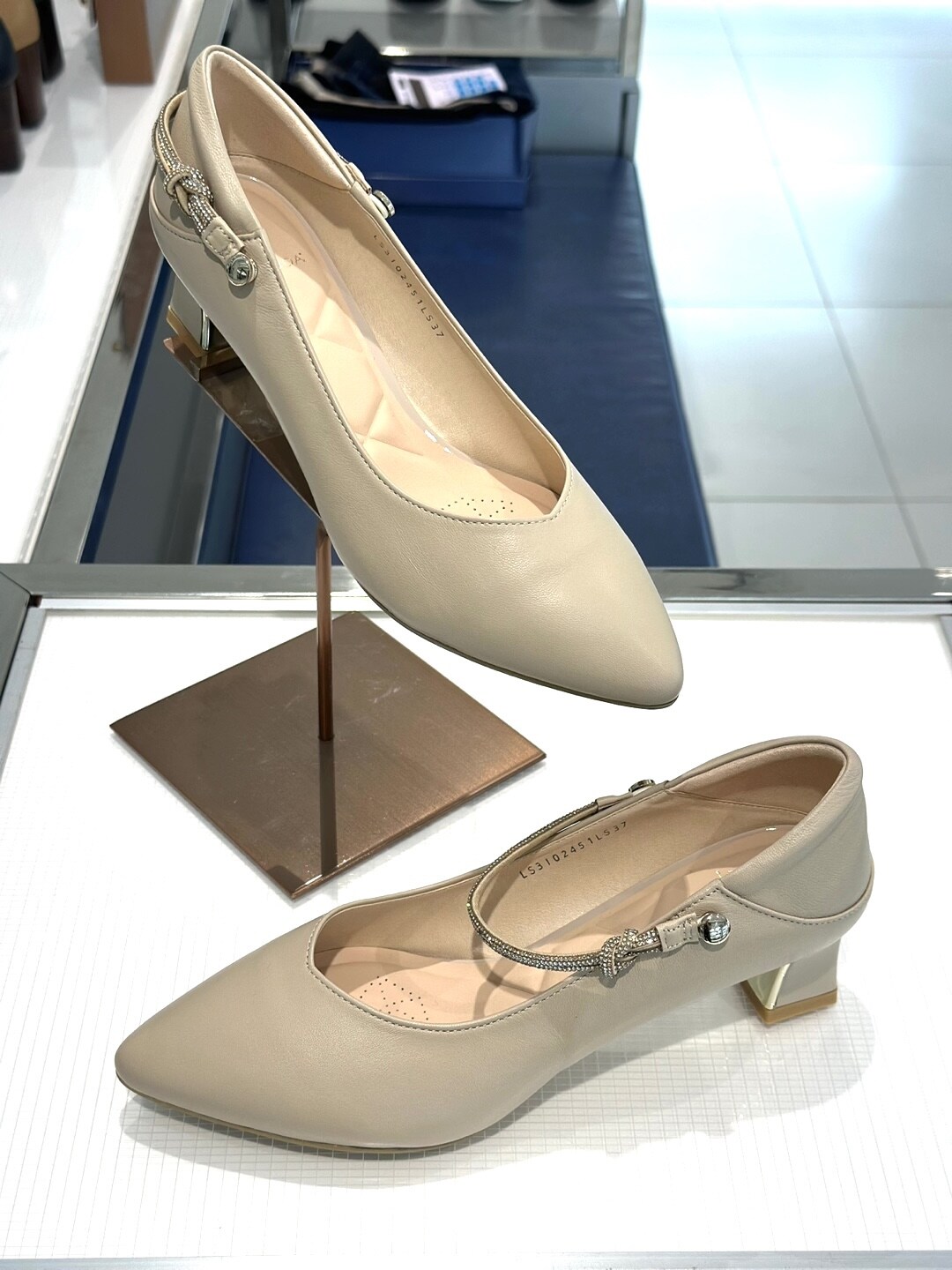 소다(백화점) [현대백화점] [H.Point Pay현대백화점카드5%즉시할인~04/05]소다 여성 메리제인 투웨이 펌프스 5CM ALS310 LS-37 +할인쿠폰