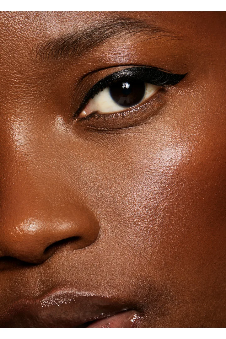 앤아더스토리즈 아이 마커의 잉크 스필컬러 ECOMLook입니다.