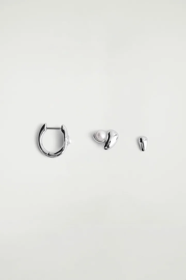 COS default image 5 of 실버컬러 in 미스매치드 티어드롭 이어링 3팩