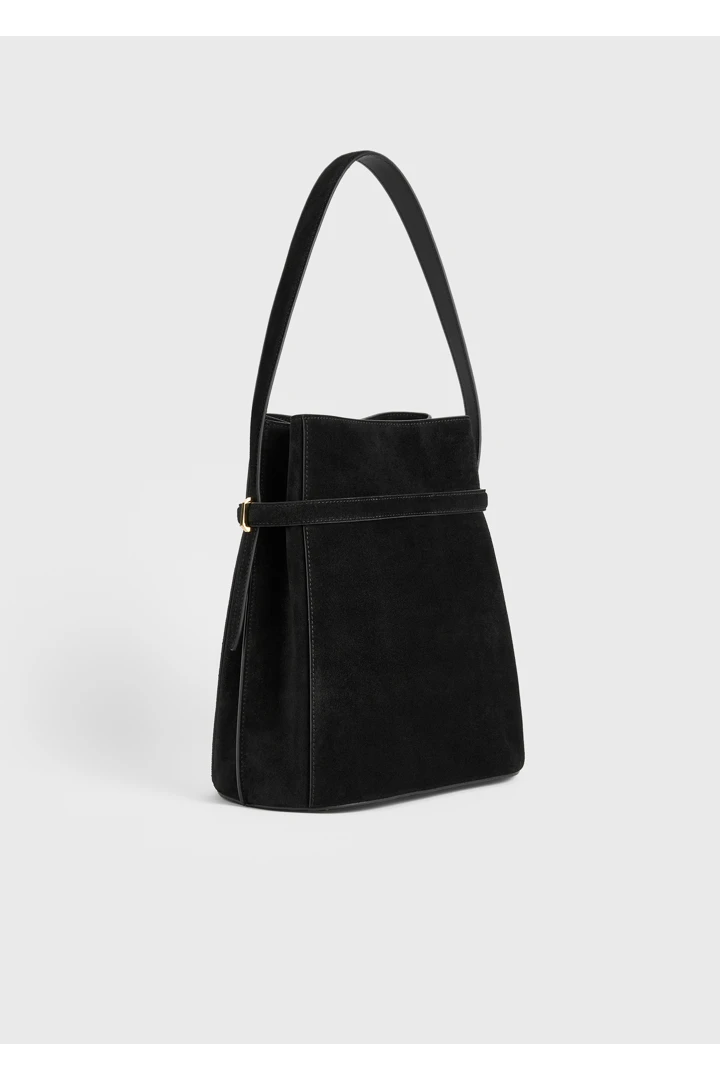 TOTEME 벨티드 스웨이드 버킷 백 블랙의 블랙컬러 7번쨰 이미지입니다.