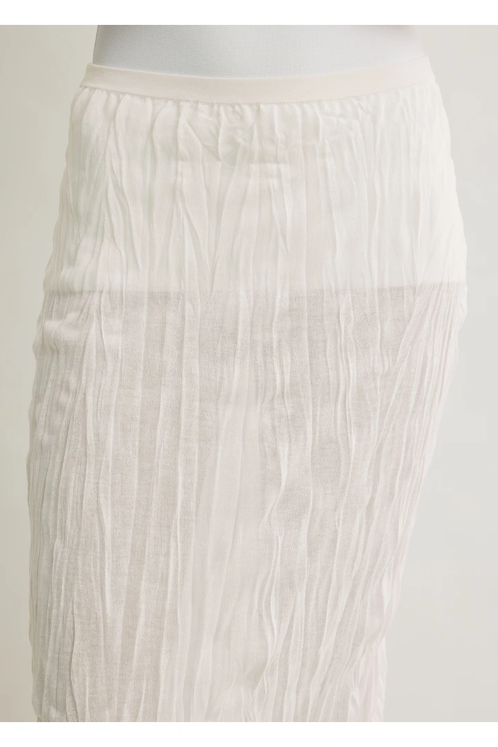 TOTEME 크링클드 니트 스커트 화이트의 화이트컬러 3번쨰 이미지입니다.