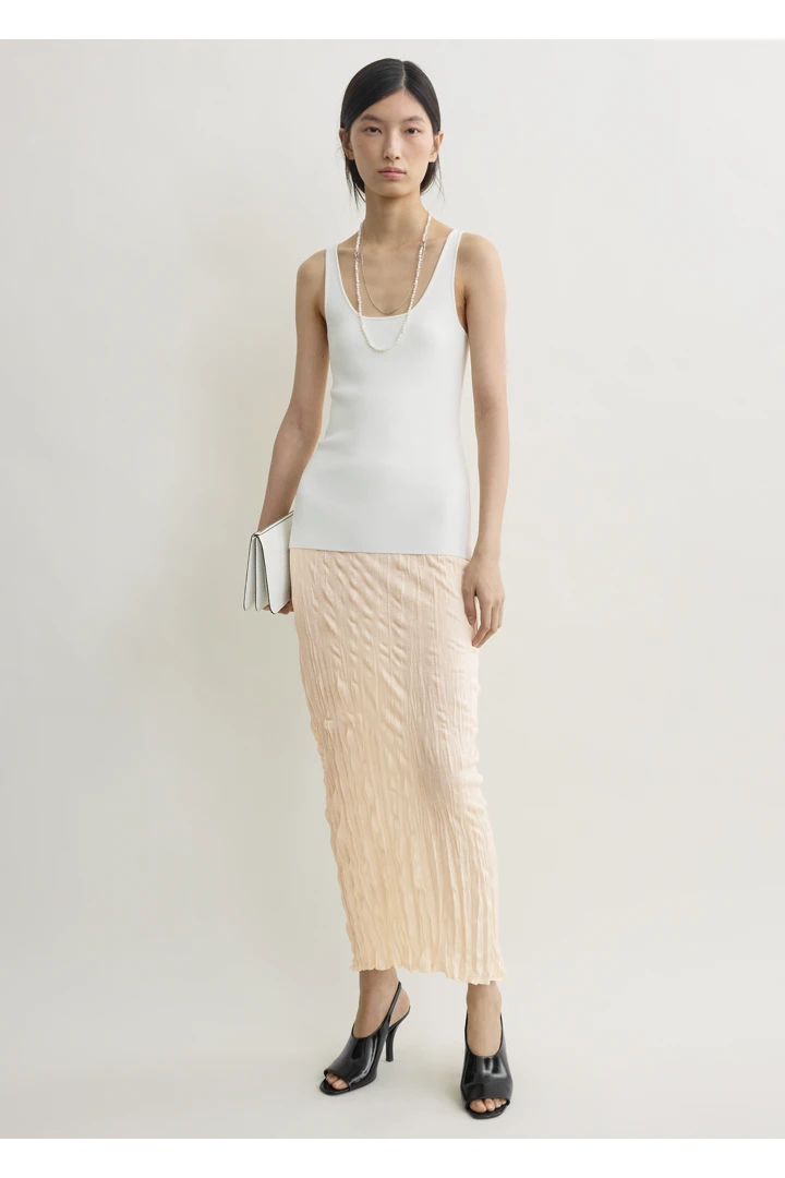 TOTEME default image 11 of 핑크 in 크링클드 니트 스커트 페일 에이프리컷