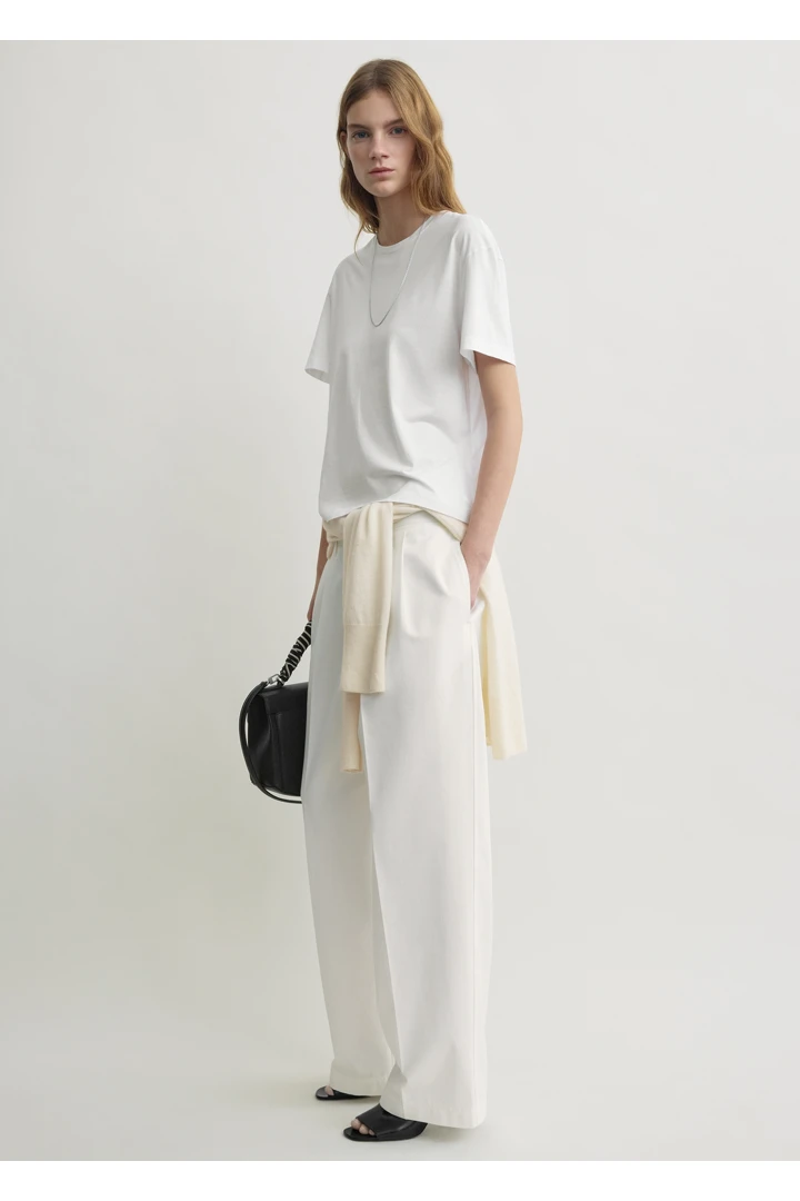 TOTEME 릴랙스드 트윌 트라우저 화이트의 화이트컬러 0번쨰 이미지입니다.