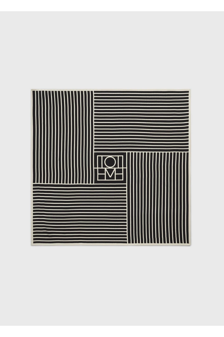 TOTEME default image 5 of 블랙 in 스트라이프 실크 스카프 블랙