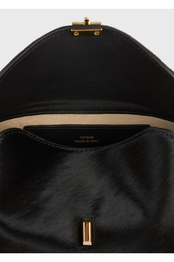 TOTEME 미니 티-락 포니 헤어 클러치 블랙의 블랙컬러 2번쨰 이미지입니다.