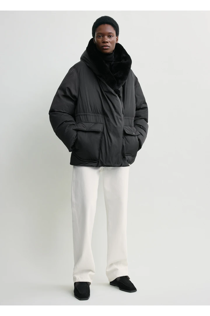 TOTEME default image 12 of 블랙 in 신치드 푸퍼 재킷 블랙