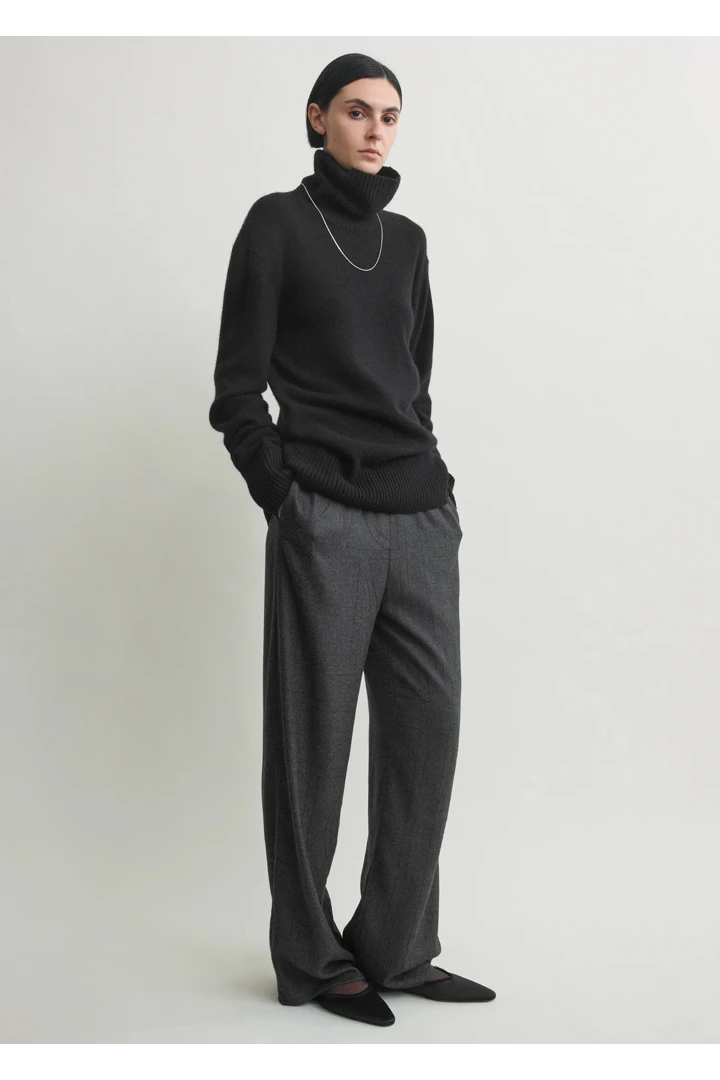 TOTEME 모노그램 플란넬 파자마 바텀 차콜의 차콜컬러 0번쨰 이미지입니다.