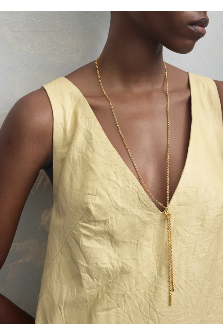TOTEME 로프 라리아트 넥레이스 골드의 골드컬러 1번쨰 이미지입니다.