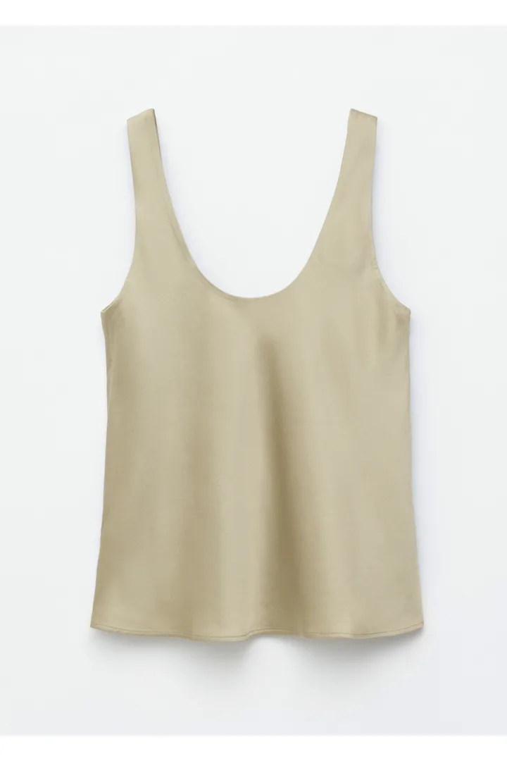 앤아더스토리즈 스쿠프 넥 탱크 탑의 베이지컬러 Product입니다.