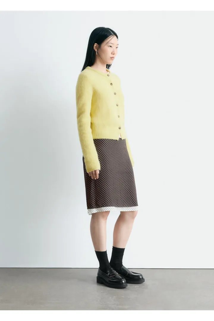 앤아더스토리즈 니 렝스 슬립 스커트의 브라운-패턴컬러 ECOMLook입니다.