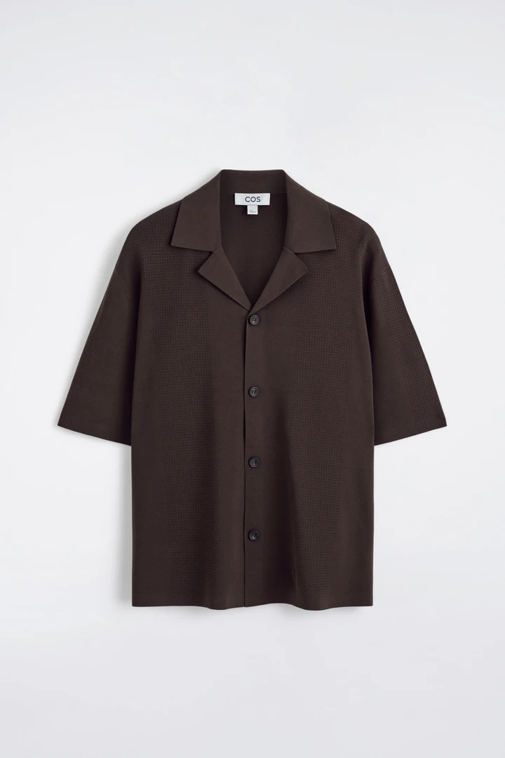 COS default image 25 of 브라운 in 퍼포레이트 니티드 쇼트 슬리브 셔츠